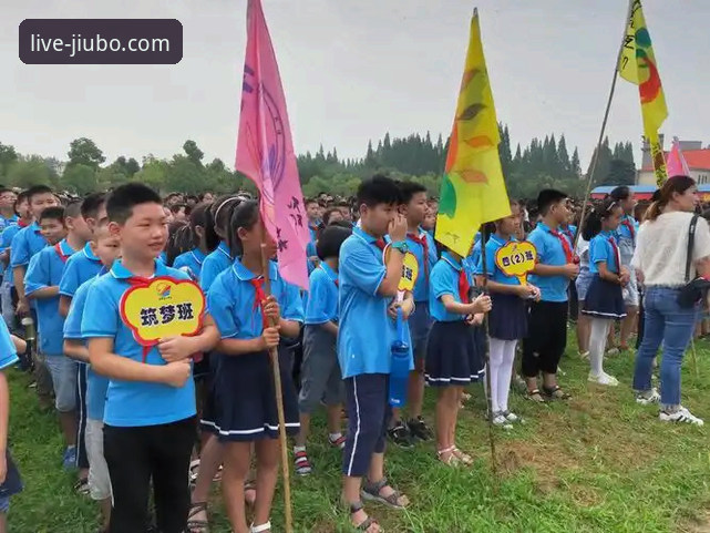 英超联赛直播最新版 星锐锋芒VS校园新锐:一场被低估的战术预演